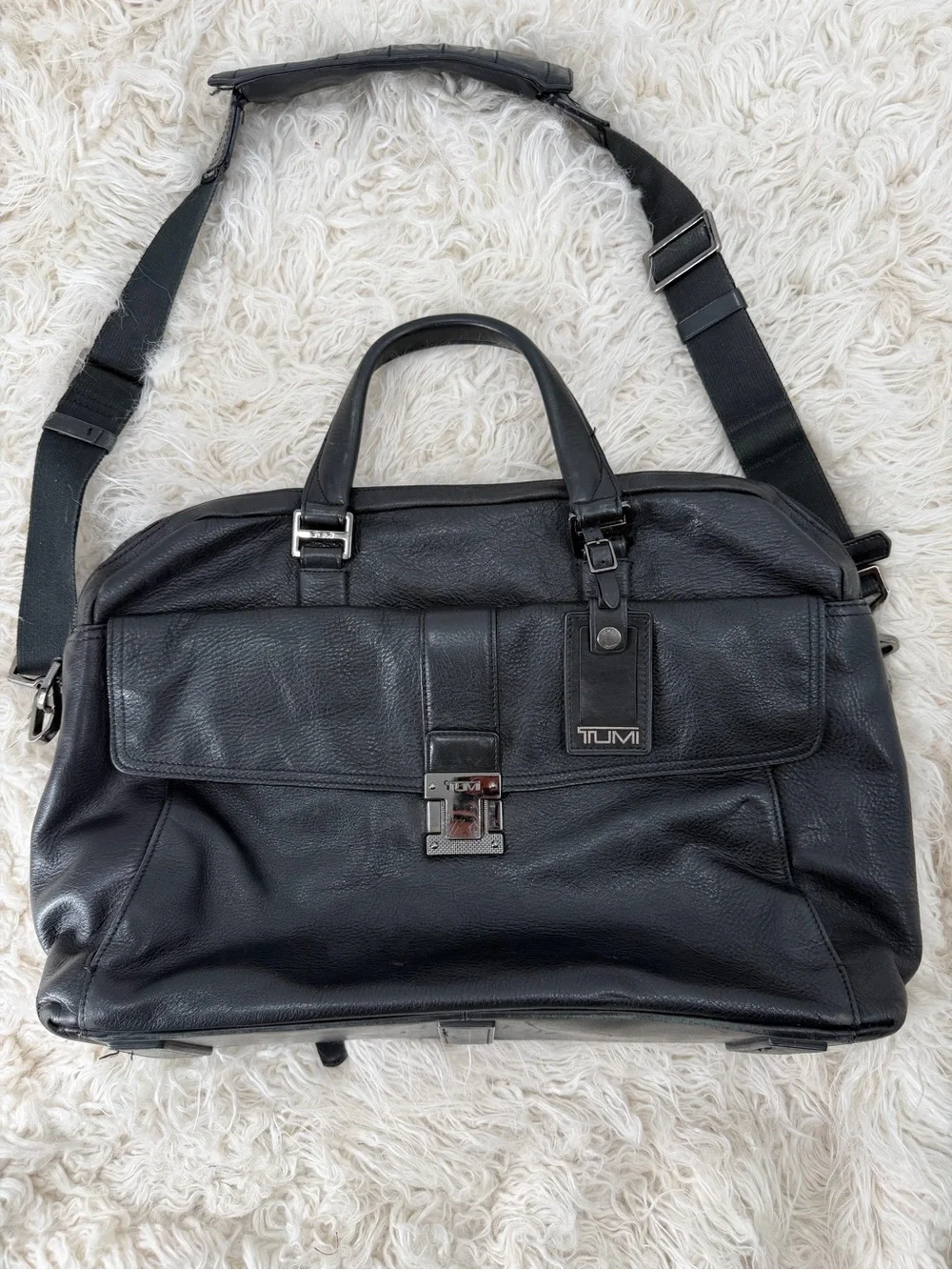Tumi Beacon Hill Chestnut Large Laptop Leather Briefcase Black Leather